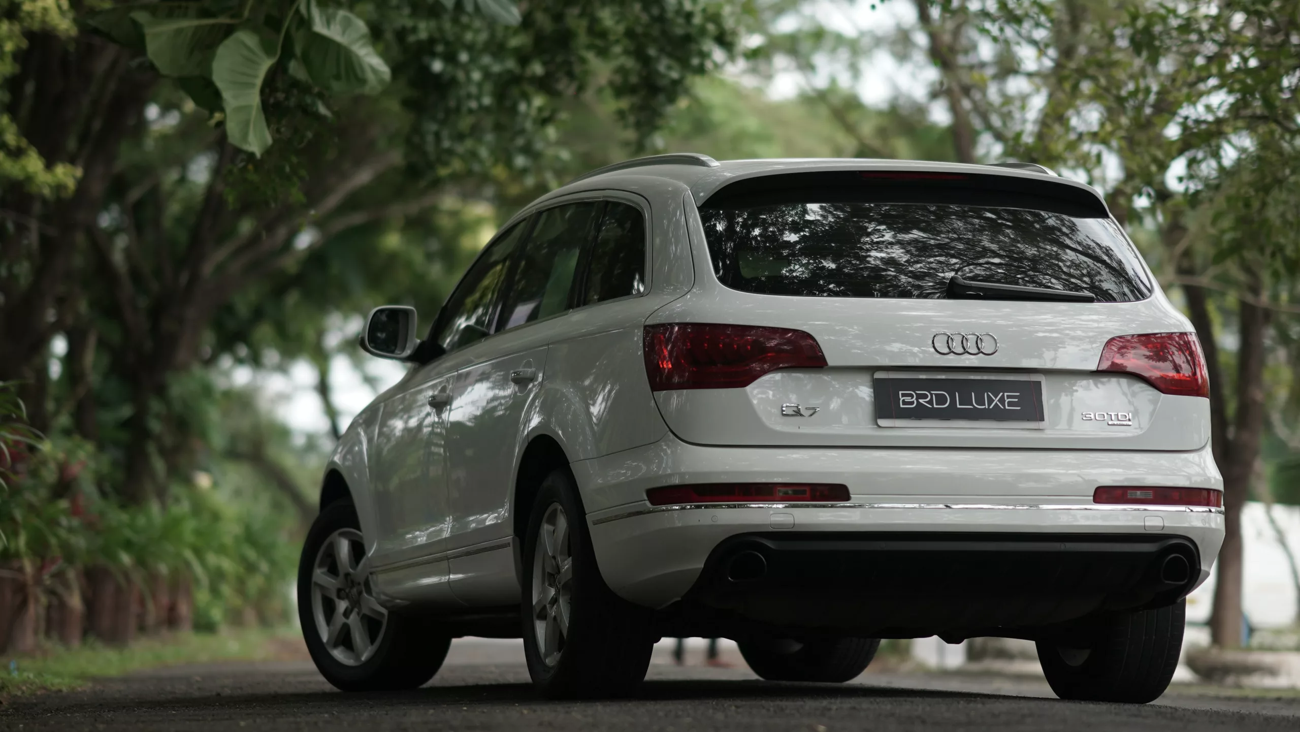 Where is the Battery Located in a 2015 Audi Q7?