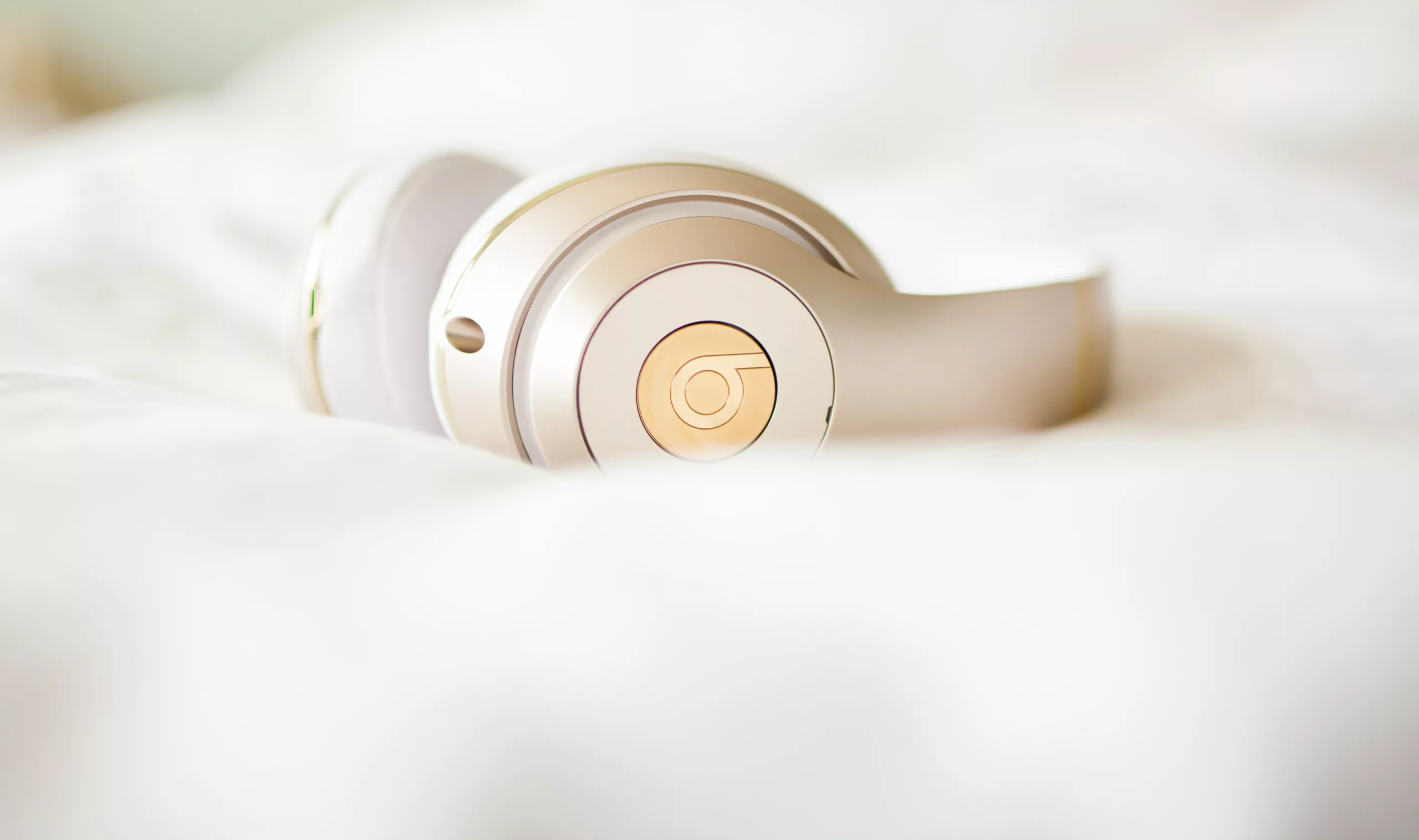 How to Check Battery on Beats Studio 3