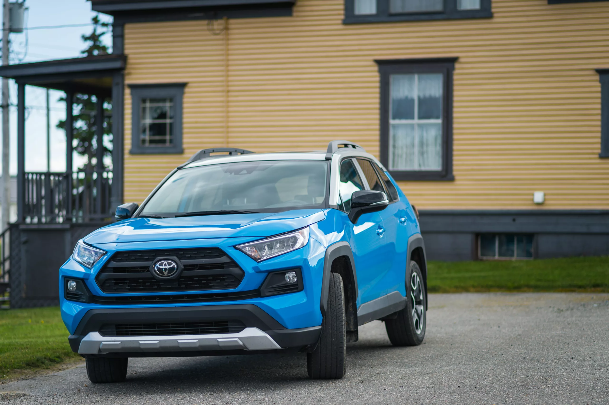 How Do You Charge a RAV4 Hybrid 12v Battery?