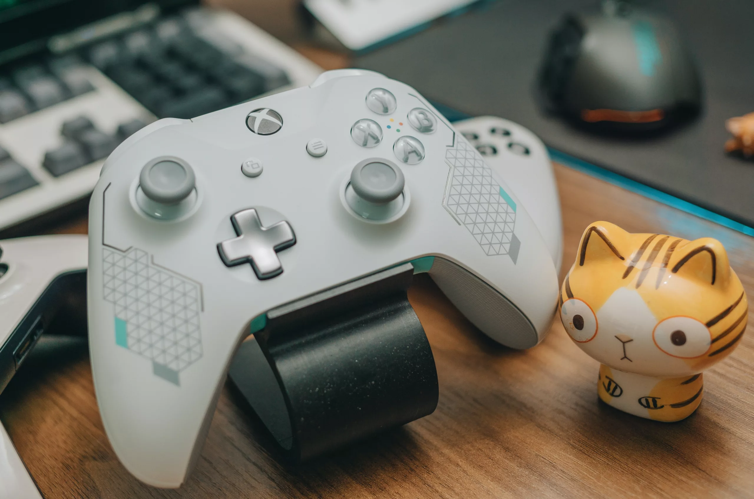 Why Do Xbox Controllers Use Batteries?