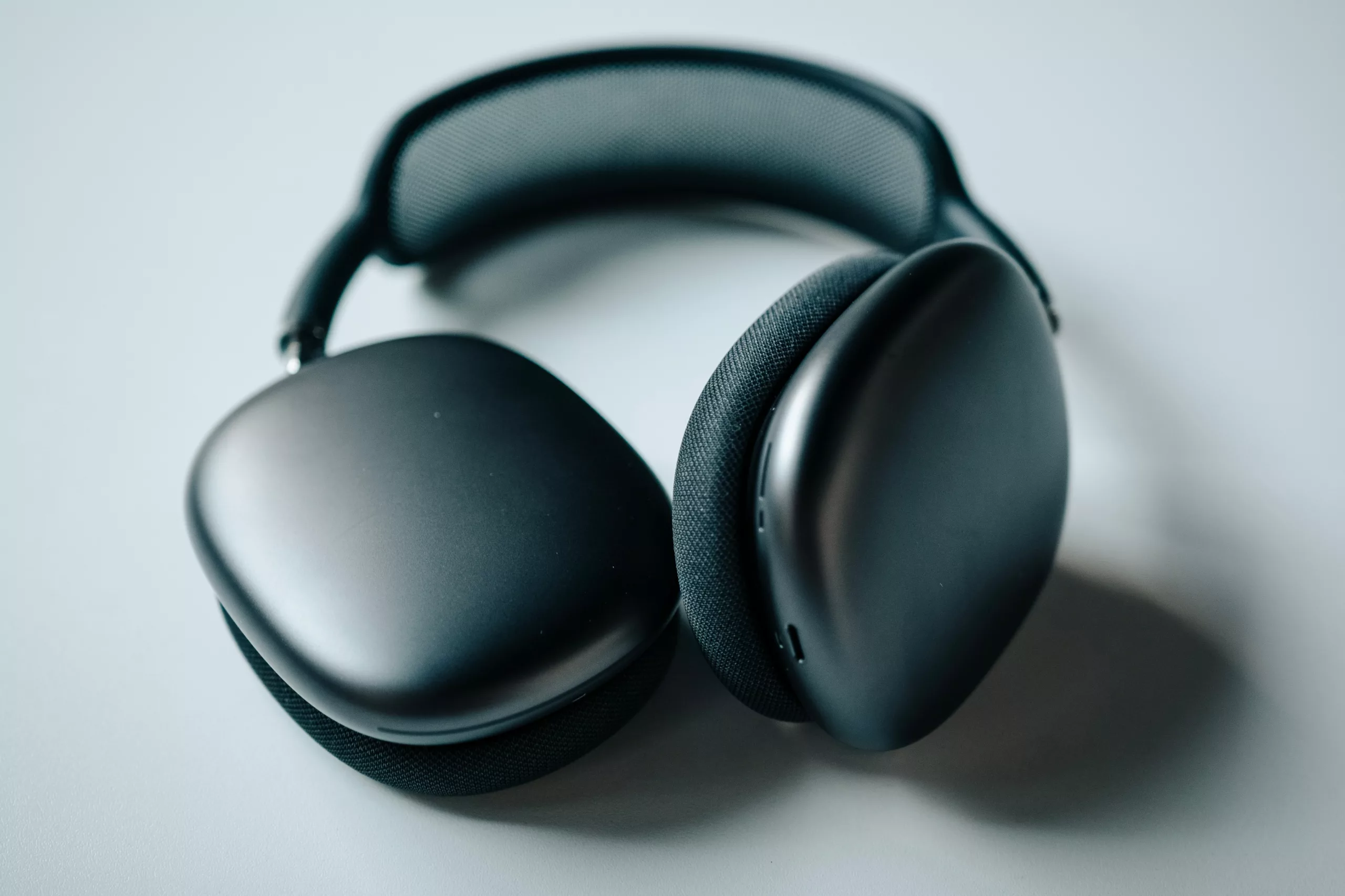 How to Check AirPod Max Battery