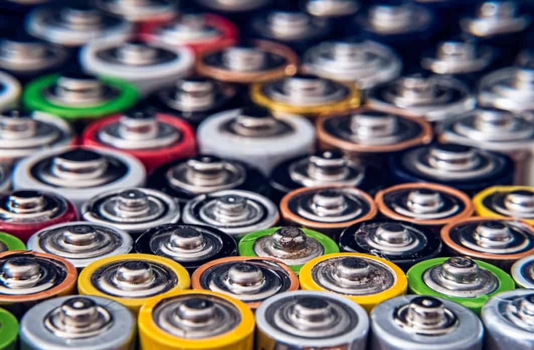 Do Negative Sides Of Batteries Go On Springs? Battery Tools