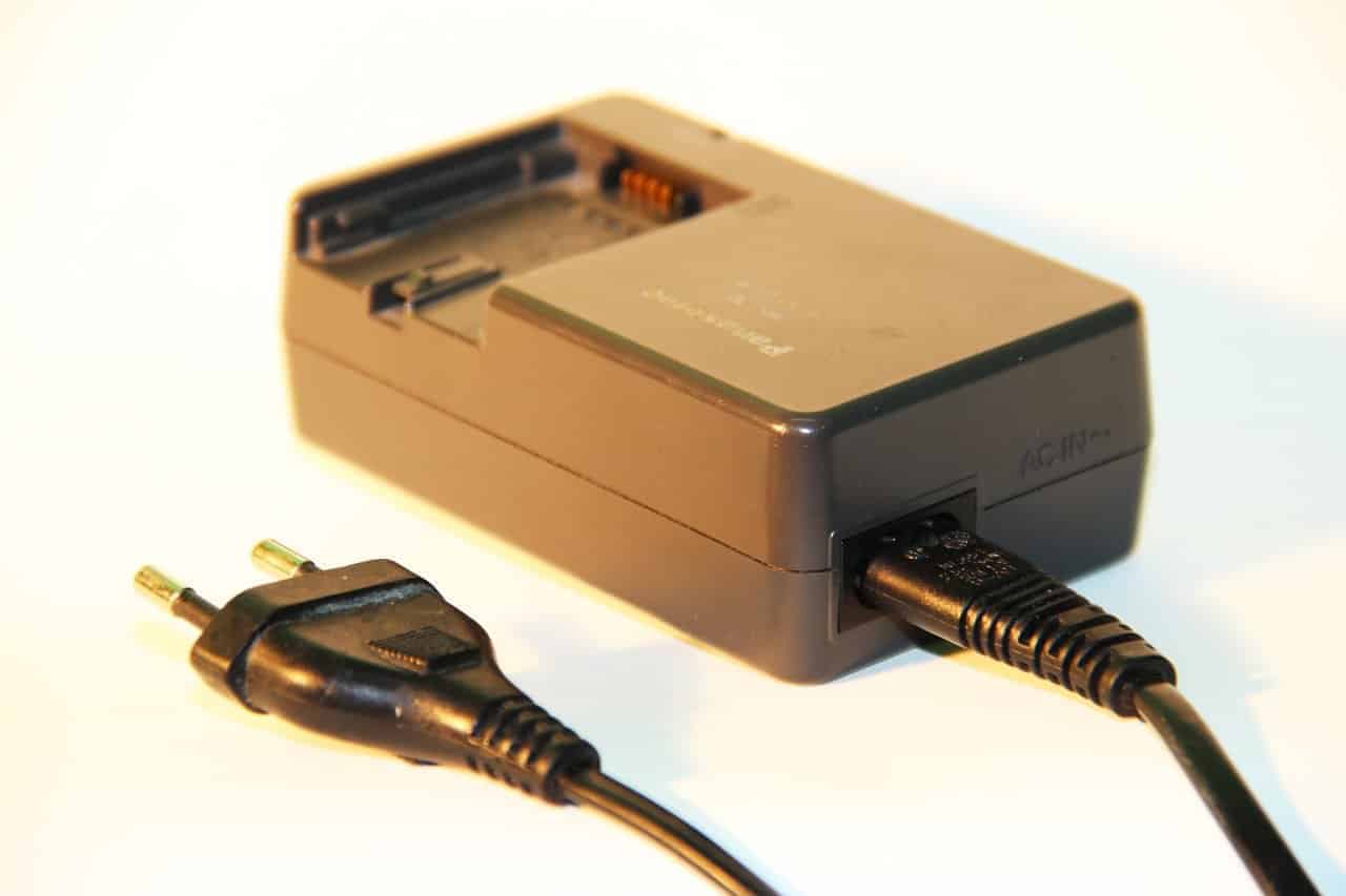 How Do I Know If My Camera Battery Charger Is Working? Battery Tools