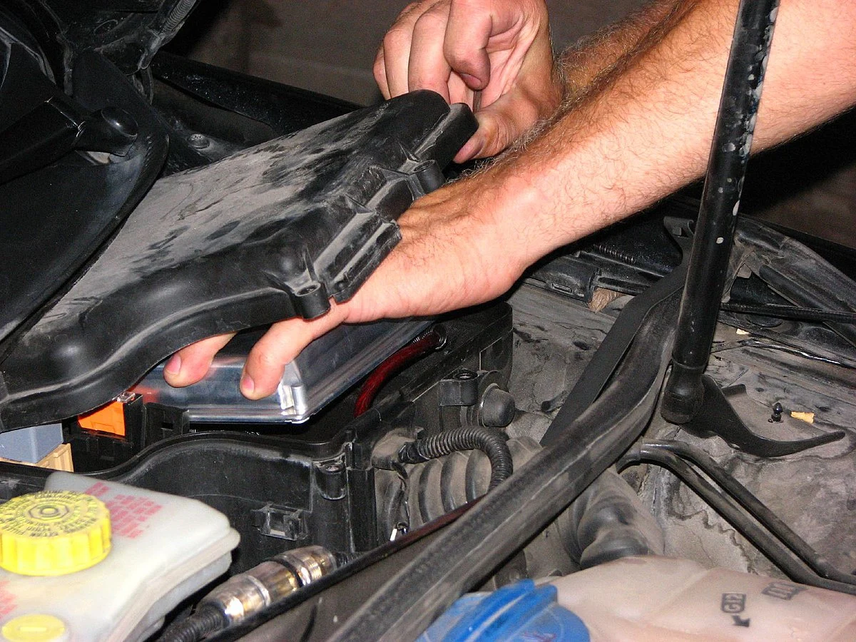 How To Change A Car Battery Without Losing Settings | Battery Tools