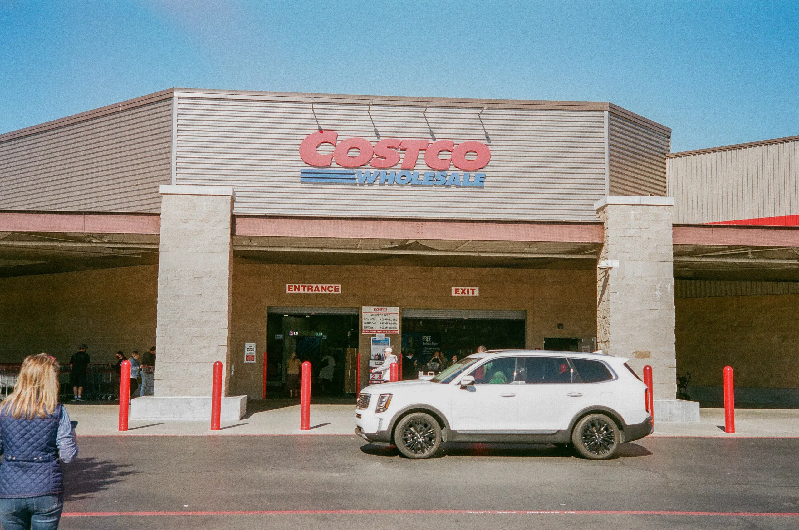 Does Costco Change Batteries?
