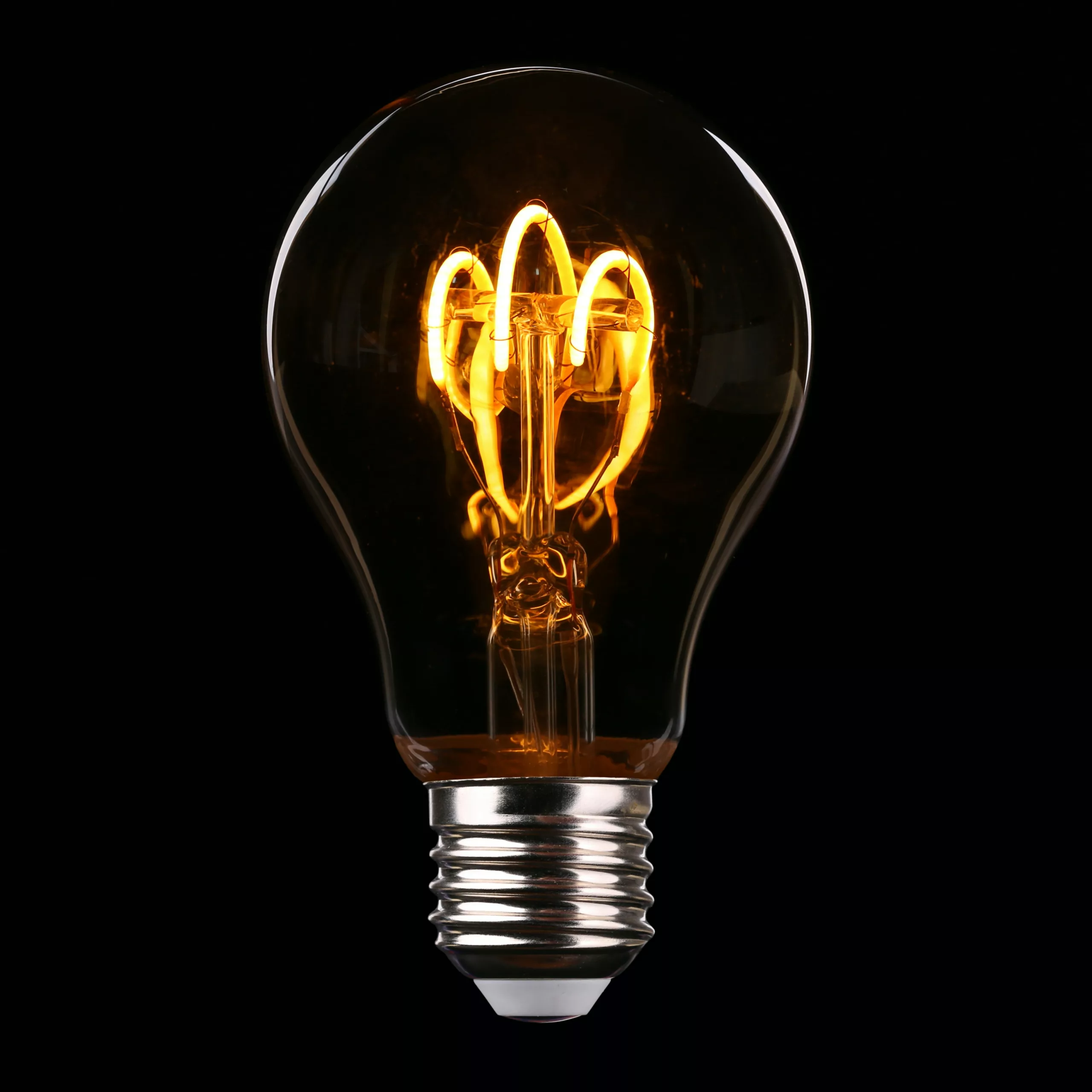 How to Power a Lightbulb With a Battery?