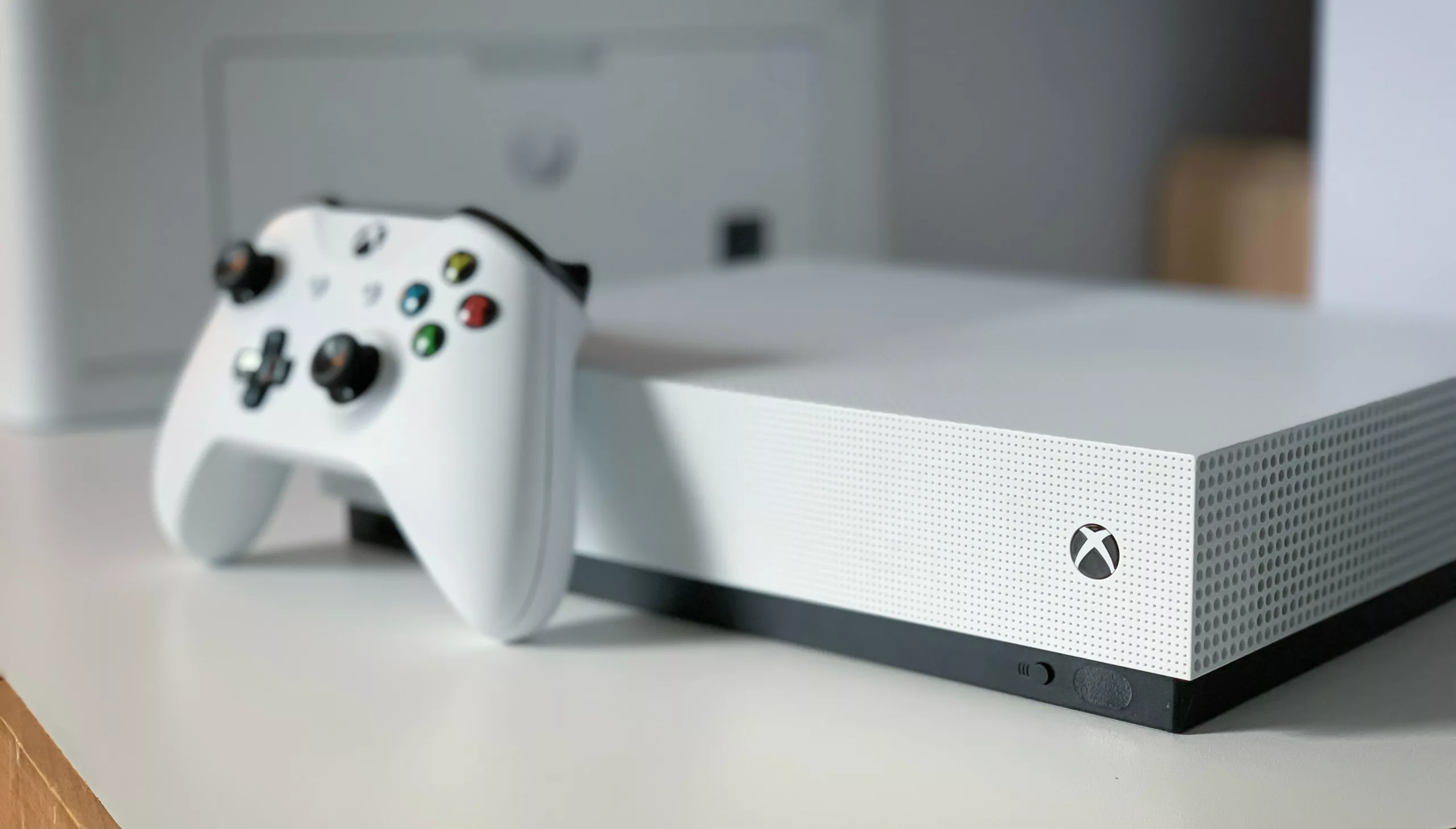 How Long Do Batteries Last in Xbox One Controller?